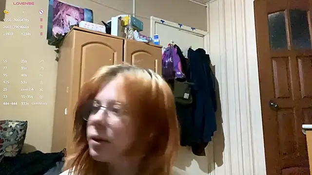 Snapshot of AnitaVanruiten chatting on 10.25.25 AnitaVanruiten online show from 10.25.25