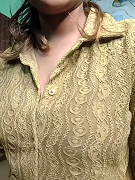 Snapshot of Laura_43 chatting on 11.07.25 Laura 43 online show from 11.07.25