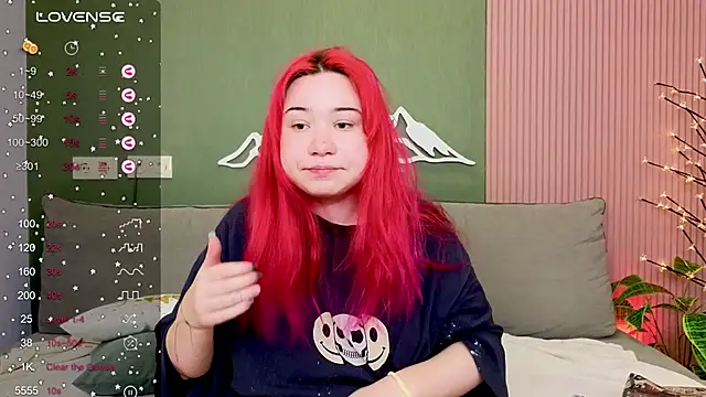 Klee Love online show from 10.18.25