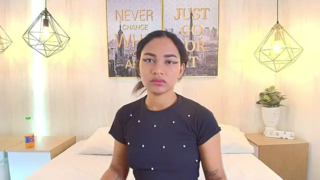 Juliie coper online show from 10.17.25