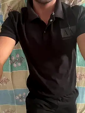 Snapshot of OooYessboyy chatting on 10.05.25 OooYessboyy online show from 10.05.25