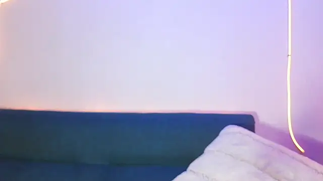 luna valen online show from 04.10.26