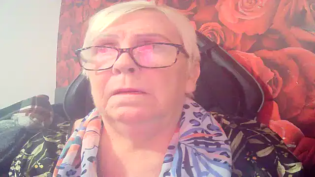 Playful MILF Demi online show from 02.26.26