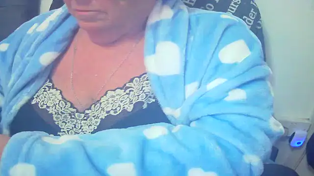 Playful MILF Demi online show from 07.15.26