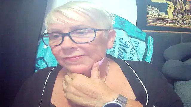Playful MILF Demi online show from 07.24.26