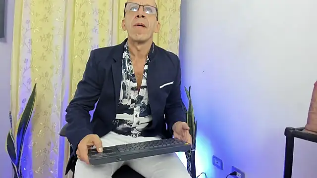  axelking  online show from 05.08.26