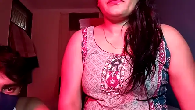horny milf couple online show from 04.26.26
