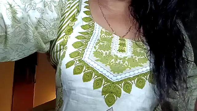horny milf couple online show from 06.10.26
