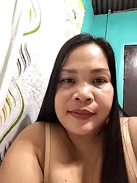 Snapshot of shyhotpinay_32 chatting on 10.29.25 shyhotpinay 32 online show from 10.29.25