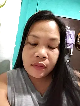 Snapshot of shyhotpinay_32 chatting on 11.21.25 shyhotpinay 32 online show from 11.21.25
