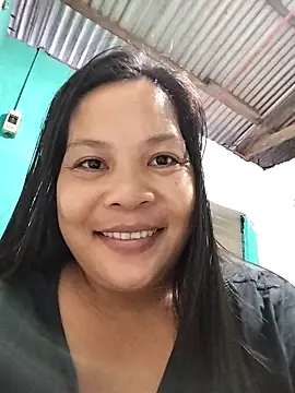 Snapshot of shyhotpinay_32 chatting on 11.22.25 shyhotpinay 32 online show from 11.22.25