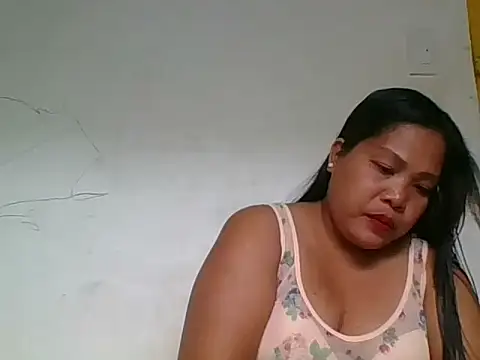 Snapshot of shyhotpinay_32 chatting on 07.19.26 shyhotpinay 32 online show from 07.19.26