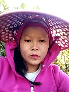 Snapshot of sumaybae chatting on 11.28.25 sumaybae online show from 11.28.25