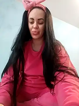 Stefaniyaxq online show from 12.23.25