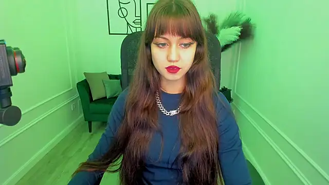 TiffanyYounge online show from 11.07.25