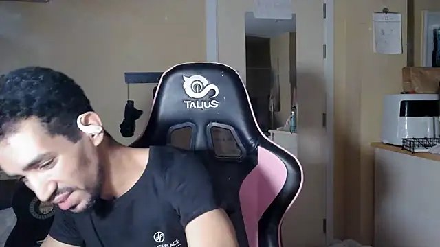 junokun22 online show from 11.18.25