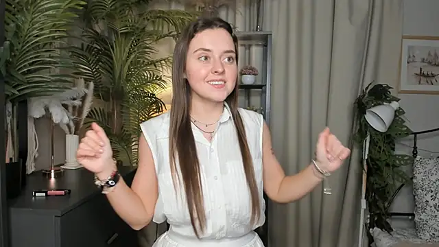 ThelmaJusto online show from 10.25.25