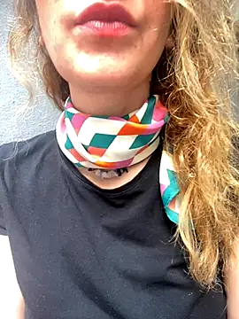 Snapshot of melisss2 chatting on 10.17.25 melisss2 online show from 10.17.25