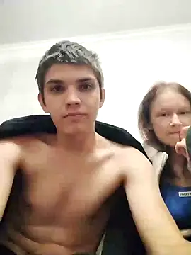 Snapshot of PartyIcyLov chatting on 10.04.25 PartyIcyLov online show from 10.04.25