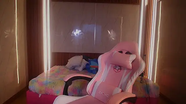 Eva Feller69 online show from 12.16.25