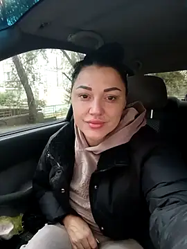 Snapshot of LuceSkys chatting on 10.17.25 LuceSkys online show from 10.17.25