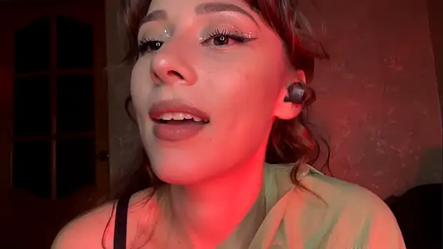 SophieDescoteaux online show from 10.22.25