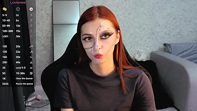 kitti sweett online show from 10.31.25