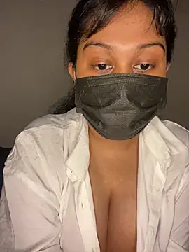 Monica  Bellucci   online show from 10.25.25