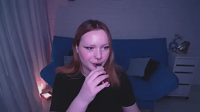 AuroraMour online show from 10.15.25