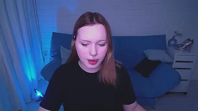AuroraMour online show from 10.16.25