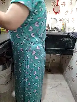 Snapshot of janvi_100 chatting on 10.13.25 janvi 100 online show from 10.13.25