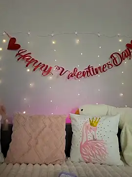 Evarey  online show from 02.19.26