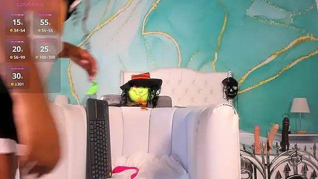 bbyalexxxa online show from 10.31.25