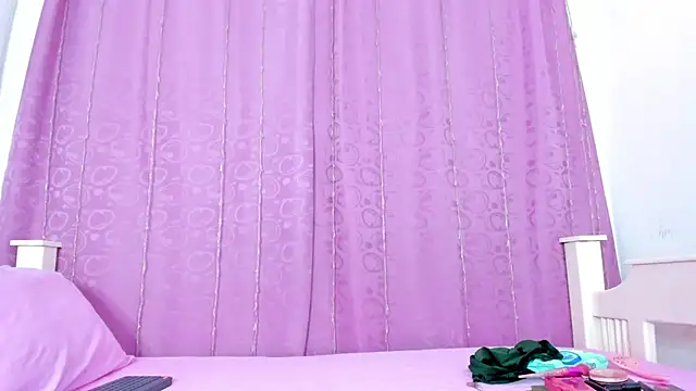 nahomy smiith online show from 10.30.25