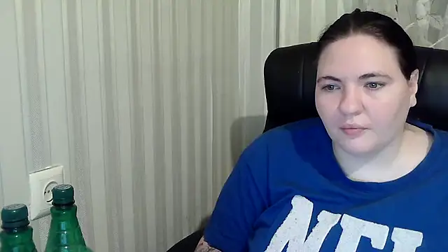 XLisaBlueXs  online show from 10.22.25