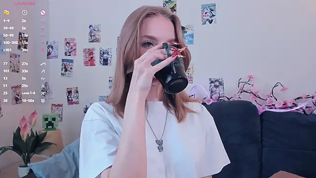 Snapshot of Golden_dawn chatting on 05.19.26 Golden dawn online show from 05.19.26