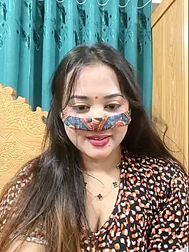 Snapshot of Beauty_Queen_Soniya chatting on 05.15.26 Beauty Queen Soniya online show from 05.15.26