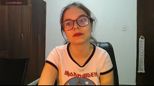 CarlaLorez online show from 10.18.25