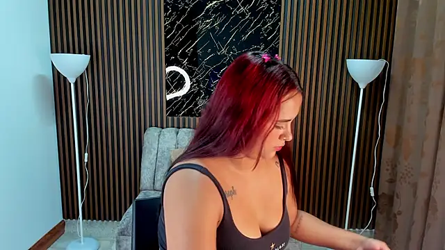 Lyla 19 online show from 10.22.25