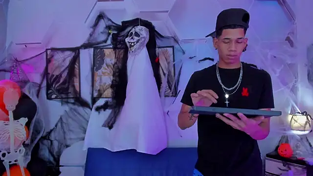 Little nicoll online show from 10.29.25