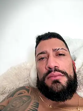 Snapshot of Santiago_hot19 chatting on 10.17.25 Santiago hot19 online show from 10.17.25