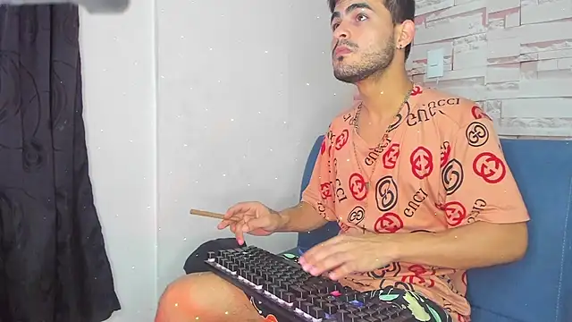 Snapshot of Master_King_Crazzy777 chatting on 10.15.25 Master King Crazzy777 online show from 10.15.25