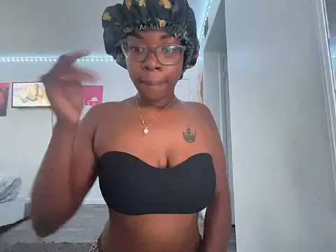 twerkaholic120 online show from 10.21.25