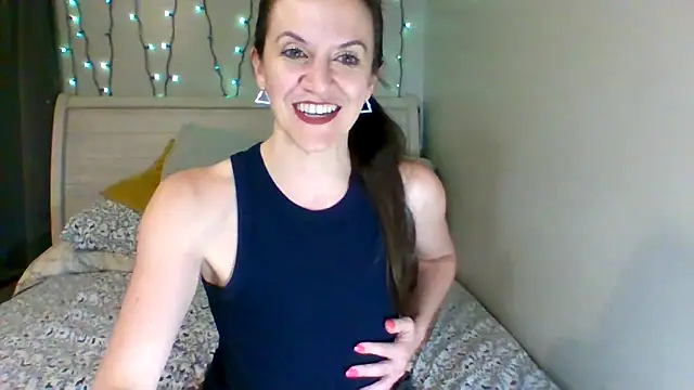 Snapshot of easy_briezy chatting on 03.24.26 easy briezy online show from 03.24.26