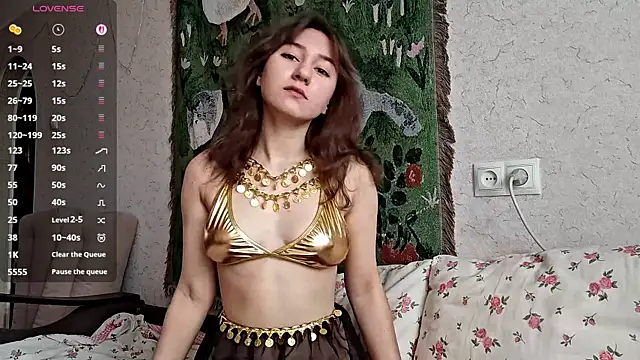 MiaLovelyOne online show from 04.04.26