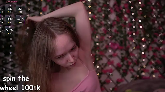 Snapshot of Petite_Polly chatting on 02.04.26 Petite Polly online show from 02.04.26