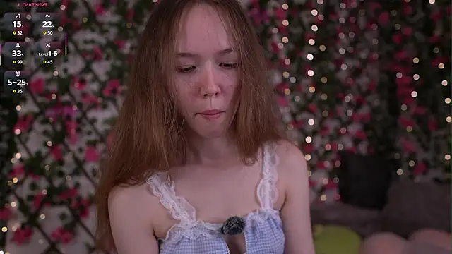 Snapshot of Petite_Polly chatting on 02.17.26 Petite Polly online show from 02.17.26