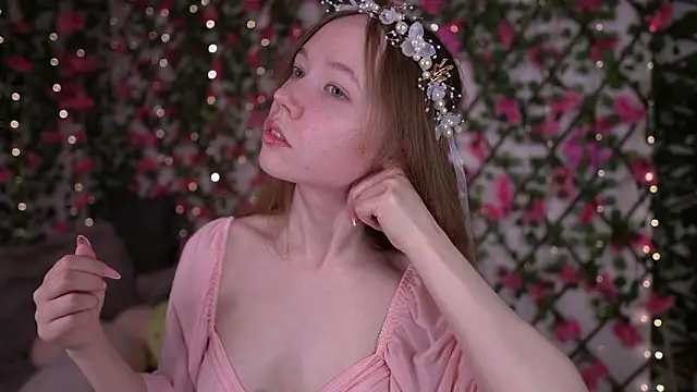 Snapshot of Petite_Polly chatting on 02.22.26 Petite Polly online show from 02.22.26