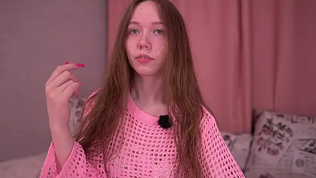 Snapshot of Petite_Polly chatting on 03.20.26 Petite Polly online show from 03.20.26