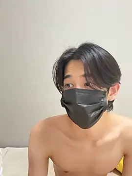 Snapshot of RAITO_ST chatting on 05.17.26 RAITO ST online show from 05.17.26